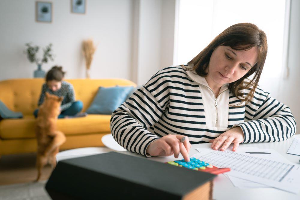 Parents isolés : les cases à renseigner pour payer moins d’impôt
