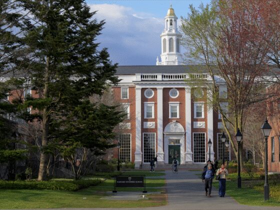 Donald Trump menace Harvard de sanctions fiscales