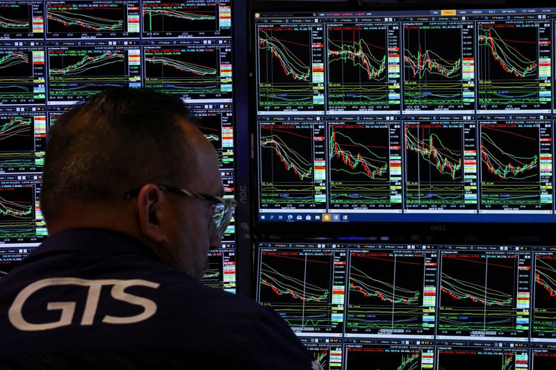 Wall Street termine en nette baisse après les nouvelles attaques de Trump contre Powell