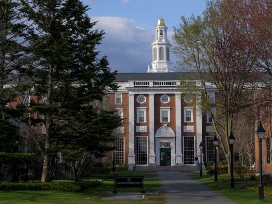États-Unis: L'université Harvard saisit la justice après le gel par Trump de ses subventions