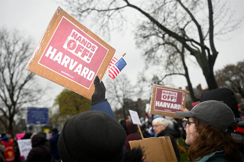 Après son refus des exigences de Trump, Harvard perd 2,2 milliards de dollars de subventions