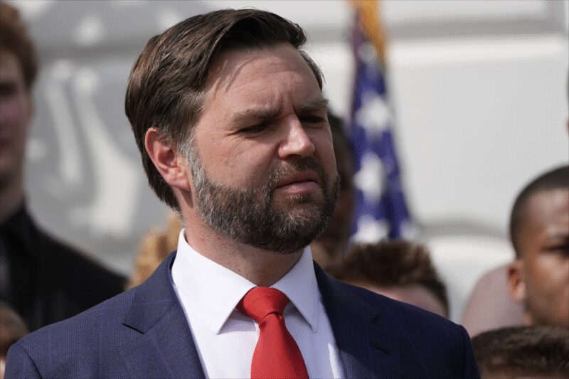 J.D. Vance exhorte l'Europe à ne plus se comporter "en vassal des Etats-Unis"