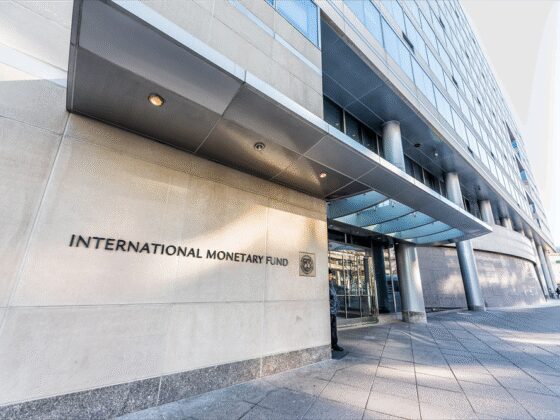 Croissance mondiale : le FMI revoit sa prévision en baisse, à 2,8%