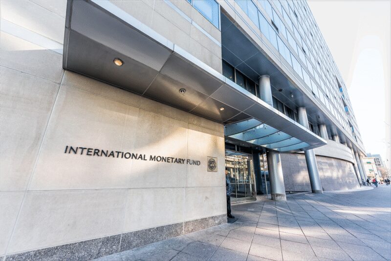 Croissance mondiale : le FMI revoit sa prévision en baisse, à 2,8%