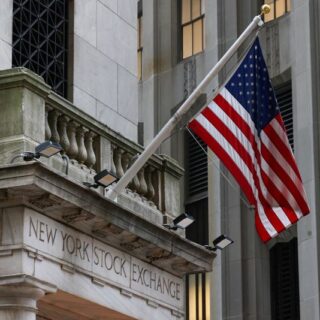Wall Street attendue dans le désordre, l'Europe progresse pour clôturer un mois agité