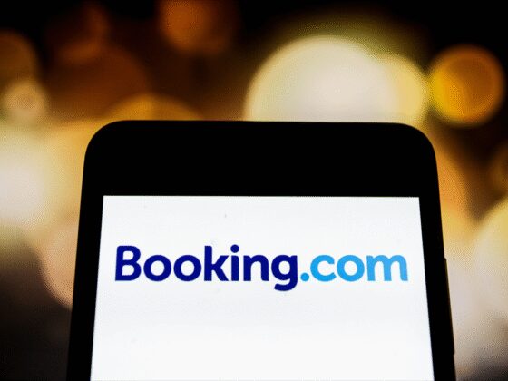 Booking chute de 3% après ses résultats