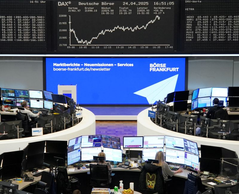 L'Europe consolide en clôture, Wall Street attend la Fed