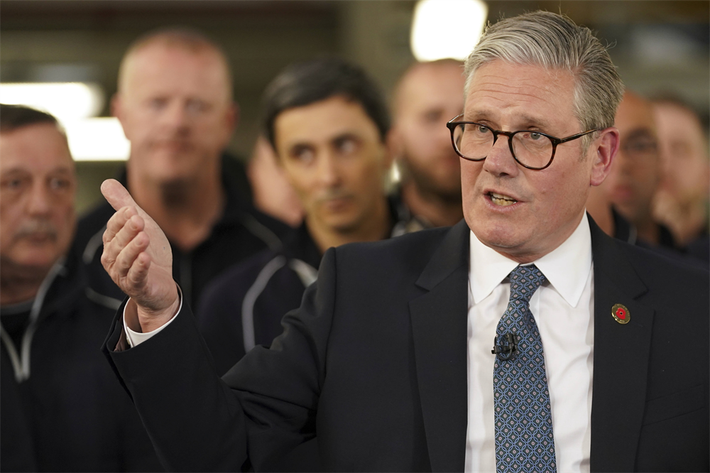 Tarifs douaniers : à quoi ressemble l'accord entre Londres et Washington ?