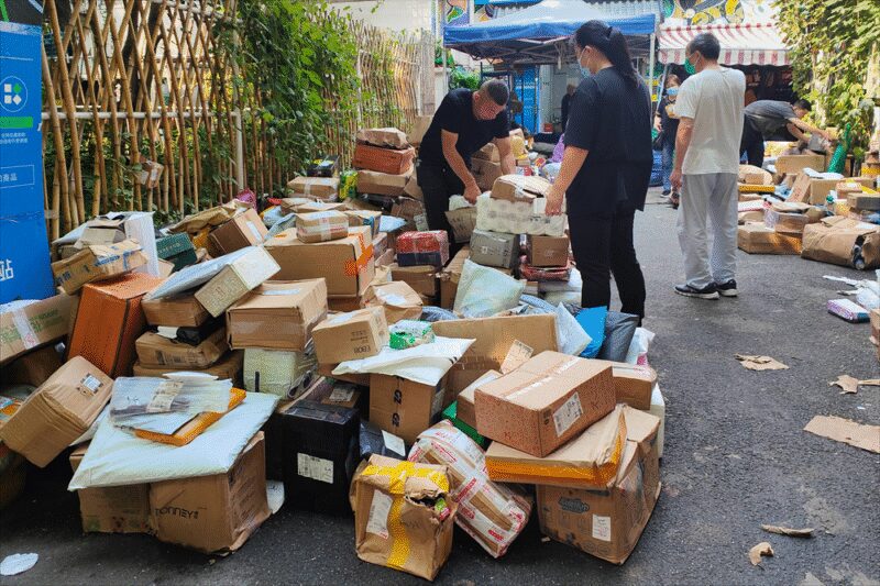 Petits colis chinois : les droits de douane passent de 120 à 54%