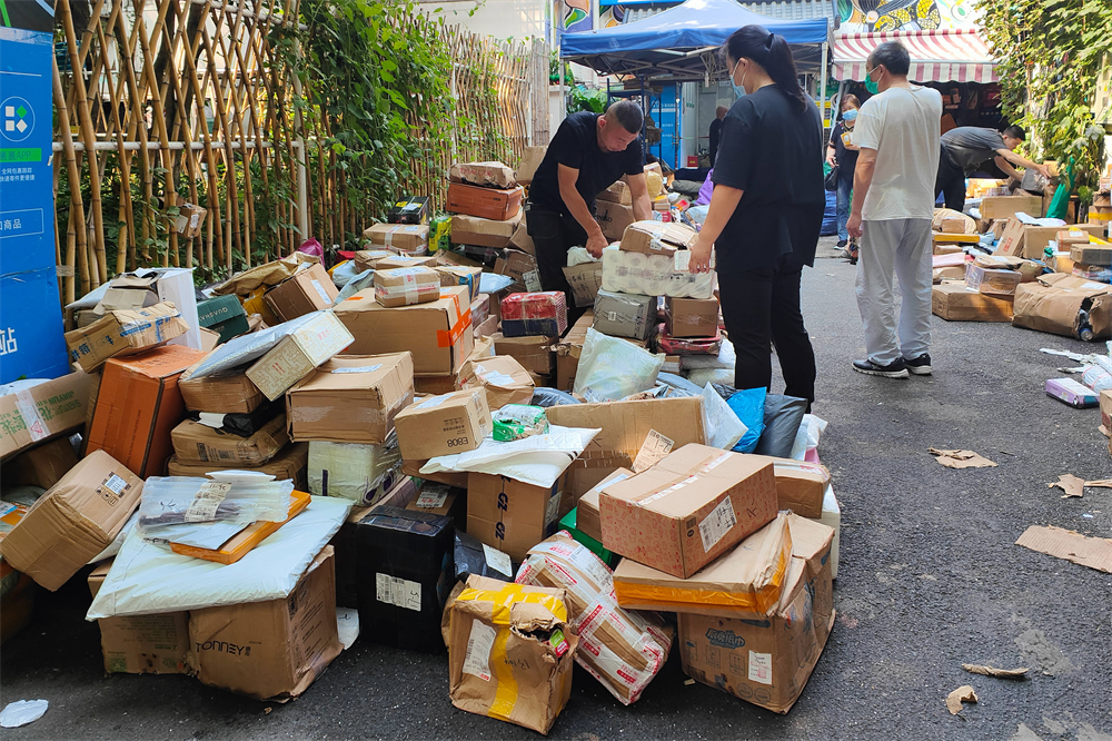 Petits colis chinois : les droits de douane passent de 120 à 54%