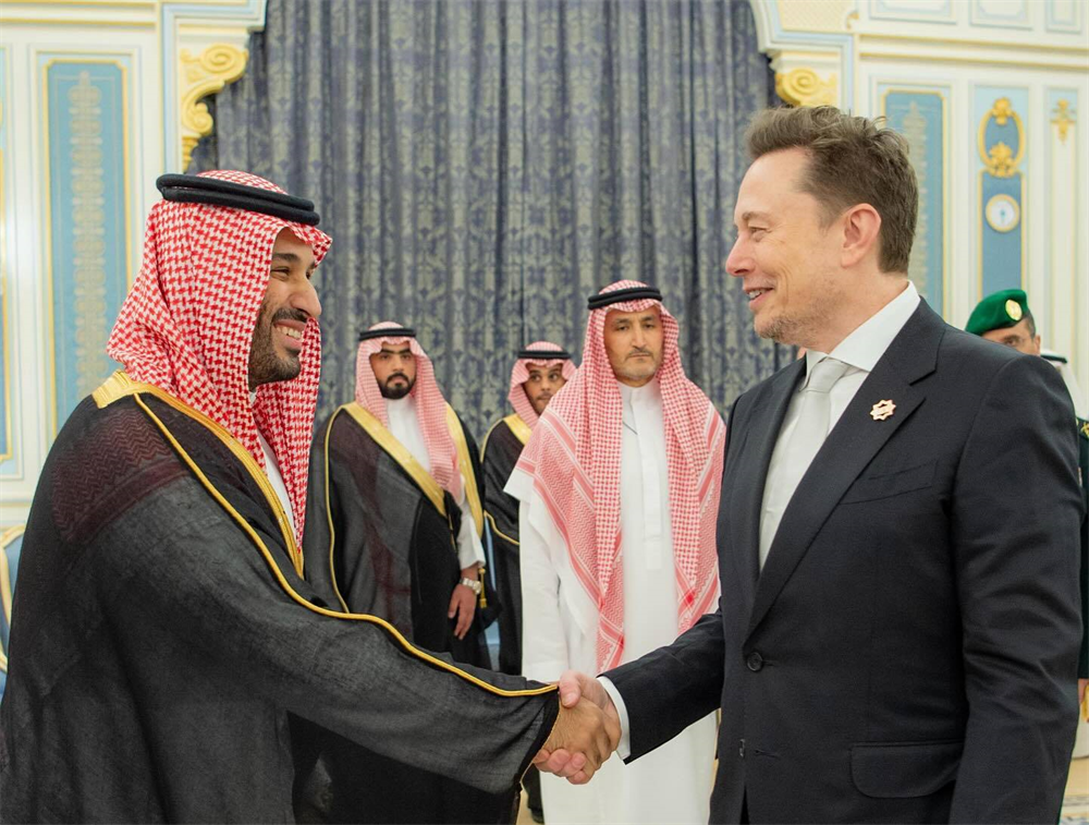 Elon Musk décroche un contrat pour Starlink en Arabie saoudite