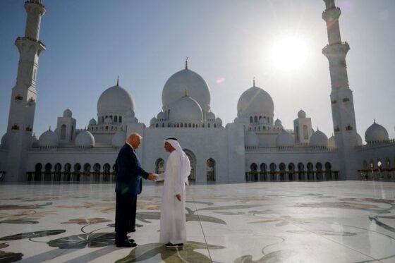 Donald Trump et arrivé aux Emirats, dernière étape de sa tournée au Moyen-Orient