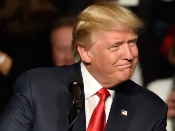 L’UE revoit sa croissance à la baisse à 0,9 % en 2025, plombée par les droits de douane de Donald Trump