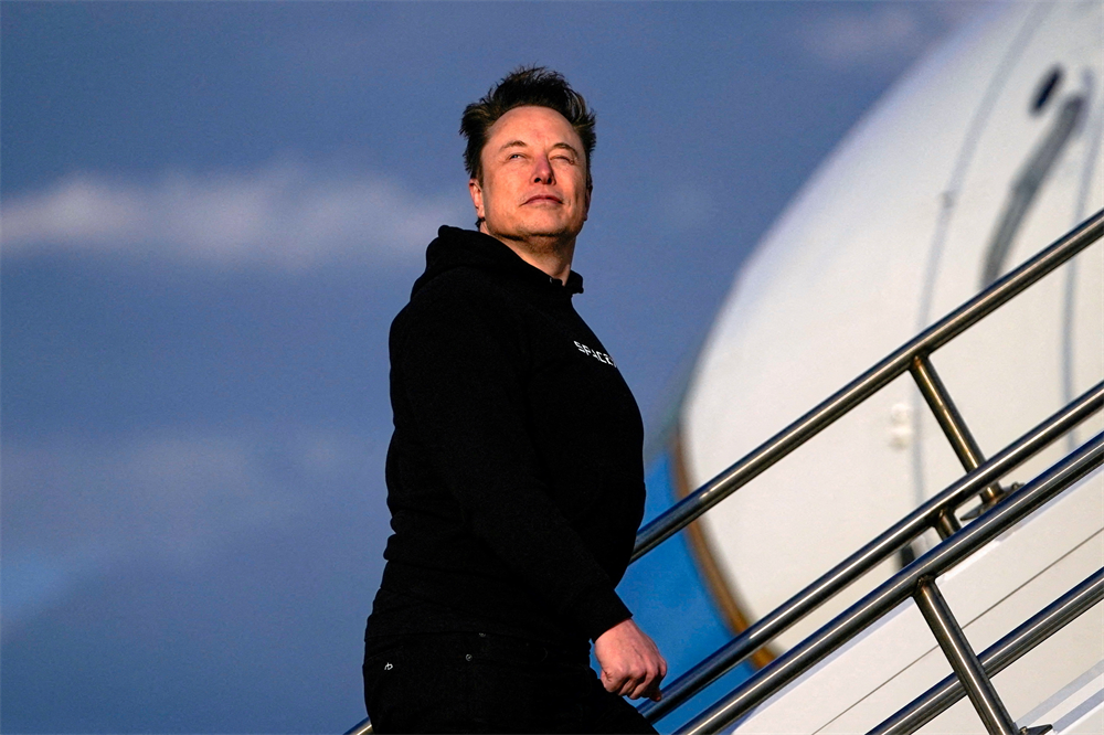 Tesla : Musk reste aux commandes pour au moins 5 ans