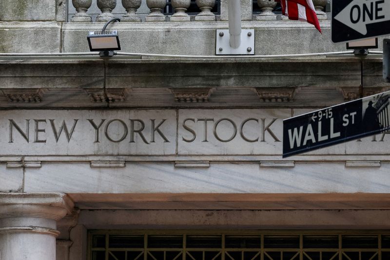 Wall Street finit dans les rouge, les obligations progressent