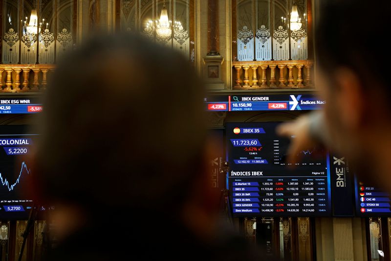 L'Europe boursière finit dans le rouge, l'économie et la dette inquiètent