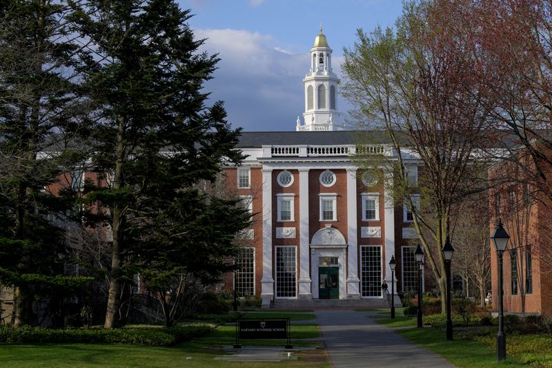 L'administration Trump retire à Harvard son droit d'accueillir des étudiants étrangers