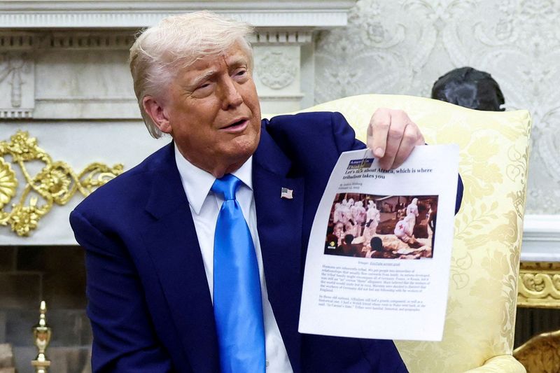 Une photo de "fermiers blancs" tués brandie par Trump devant Ramaphosa provient de RDC, pas d'Afrique du Sud
