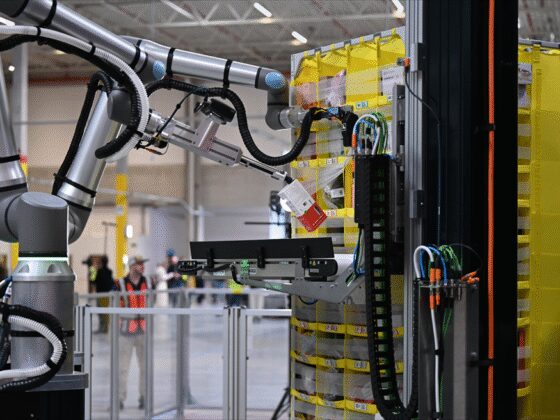 Amazon : connaissez-vous Vulcan, premier robot doté du sens du "toucher" ?