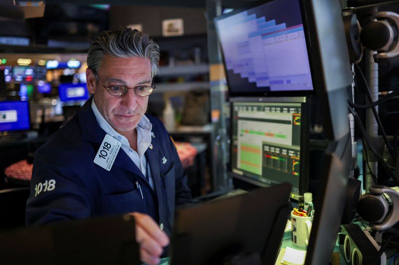 Wall Street attendue en berne, l'Europe dans le désordre malgré la détente obligataire