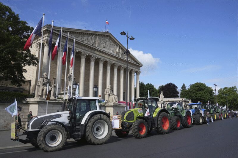 Manifestation des agriculteurs pour soutenir la proposition de loi Duplomb