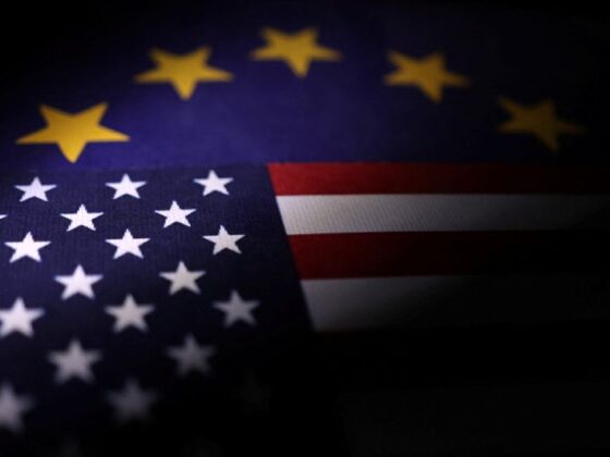 Droits de douane : Donald Trump revient sur sa menace d'imposer droits de douane de 50% à l'UE