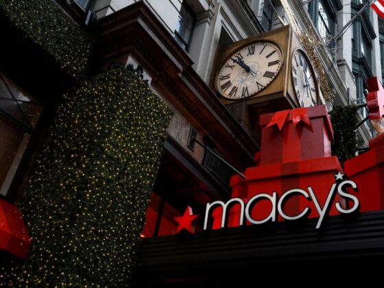 Macy's abaisse son objectif de bénéfice annuel face à l'incertitude des droits de douane