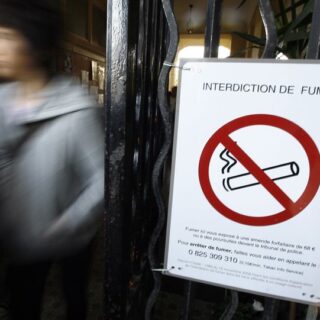 France: La cigarette va être interdite dans les lieux publics fréquentés par les enfants-Vautrin