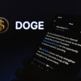 "Le Doge va mourir en silence" : un ex-membre critique le départ d'Elon Musk