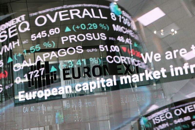 L'Europe finit en légère baisse, retour au premier plan des tensions commerciales
