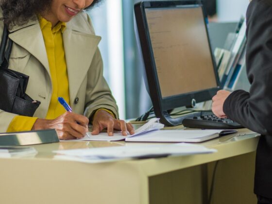 3 296 agences bancaires fermées en 5 ans en France : l'ère de la DeFi en marche ?