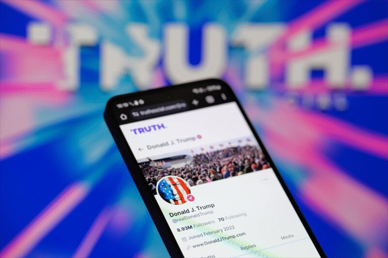 Trump Media dément vouloir lever 3 milliards de dollars pour investir dans les cryptomonnaies