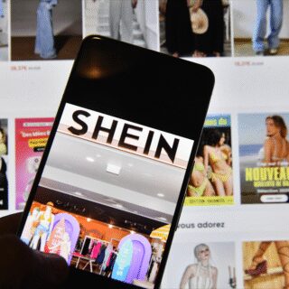Shein accusé d'utiliser des "interfaces trompeuses" pour inciter à la surconsommation