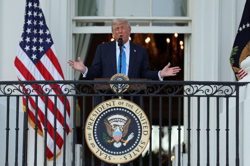 Donald Trump interdit l'entrée aux USA aux ressortissants de 12 pays