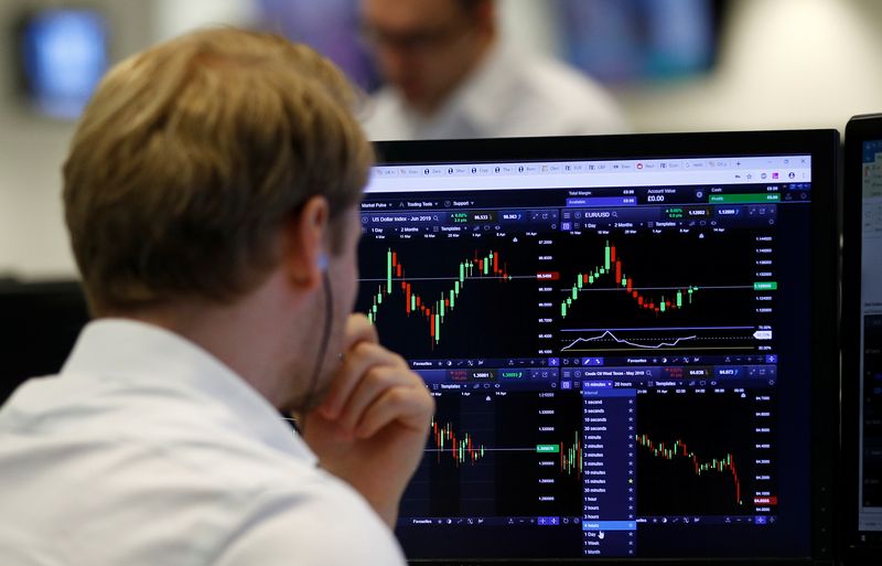 L'Europe vue en légère baisse avant une série d'indicateurs et l'emploi américain
