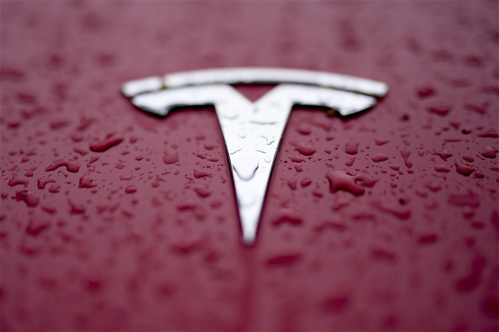Tesla gagne encore 4% grâce au buzz sur ses robotaxis