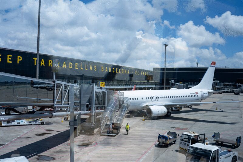 Barcelone agrandit son aéroport malgré les appels à freiner le tourisme de masse