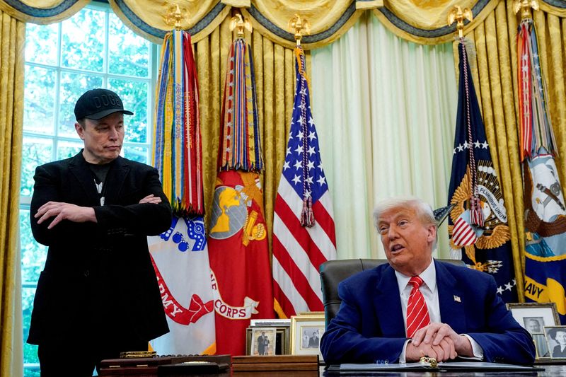 Elon Musk "regrette" certains de ses messages postés contre Trump