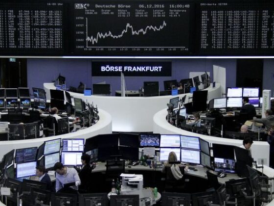 L'Europe boursière finit dans le vert, soulagée par le recul des prix du pétrole