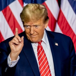 L'entreprise de Donald Trump Truth Social candidate pour un ETF Bitcoin et Ether avec Crypto.com