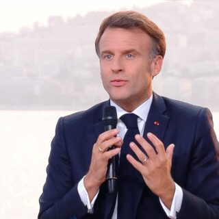 Interdire les réseaux sociaux aux moins de 15 ans grâce à... Pronote ?