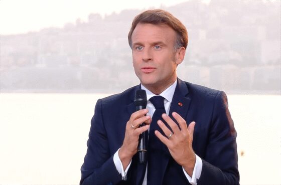 Interdire les réseaux sociaux aux moins de 15 ans grâce à... Pronote ?