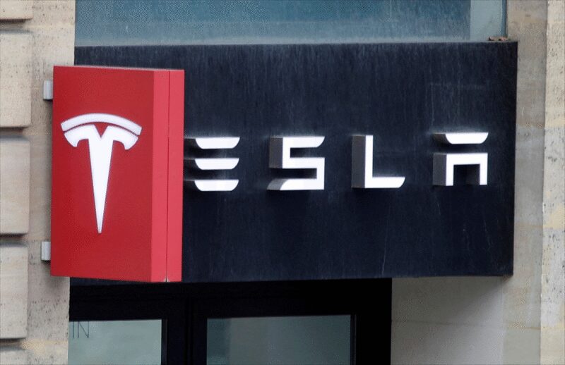 Les Tesla sont-elles devenues des "totems d'extrême droite" ?