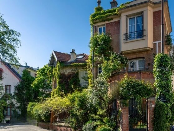Découvrez les quartiers méconnus de Paris : une visite guidée insolite avec Mon Chasseur Immo