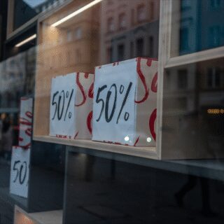 Soldes d'été 2025 : les Français toujours présents, mais un budget en forte baisse