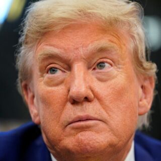 Donald Trump se laisse deux semaines pour décider ou non d'impliquer les USA