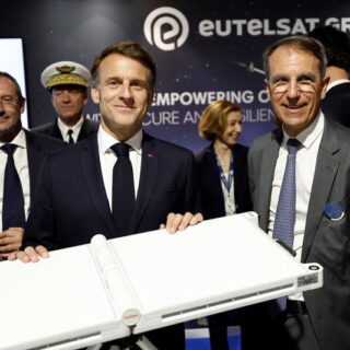 Eutelsat s'envole en Bourse, l'Etat français va devenir son premier actionnaire