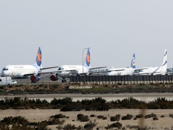 Israël entame des vols de "sauvetage" alors que les compagnies aériennes se déroutent vers le Moyen-Orient