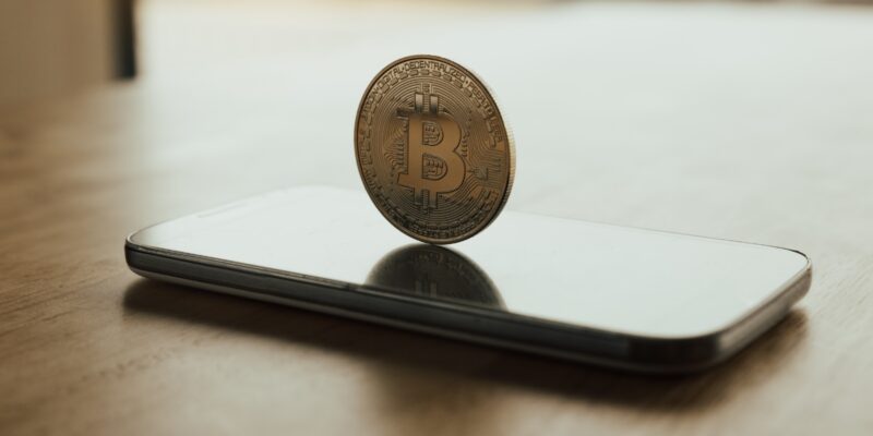 Bitcoin : les grands médias n'en parlent pas malgré son record historique, pourquoi ?