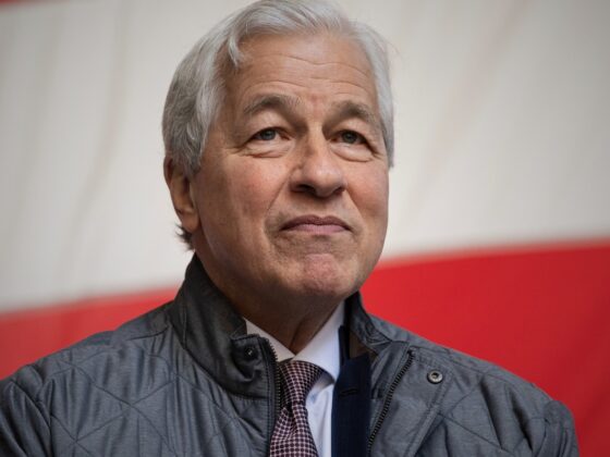 Même le PDG de JPMorgan se sent obligé de se mettre aux stablecoins